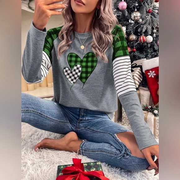 Buffalo Print Hearts Long Sleeve Green Checkered Christmas Top - Picture 2 of 5
